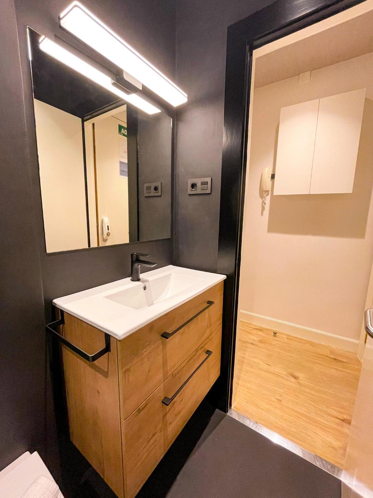 Vivienda Turistica En Bilbao La Vieja Con Wifi Y Parking Apartment Exterior foto